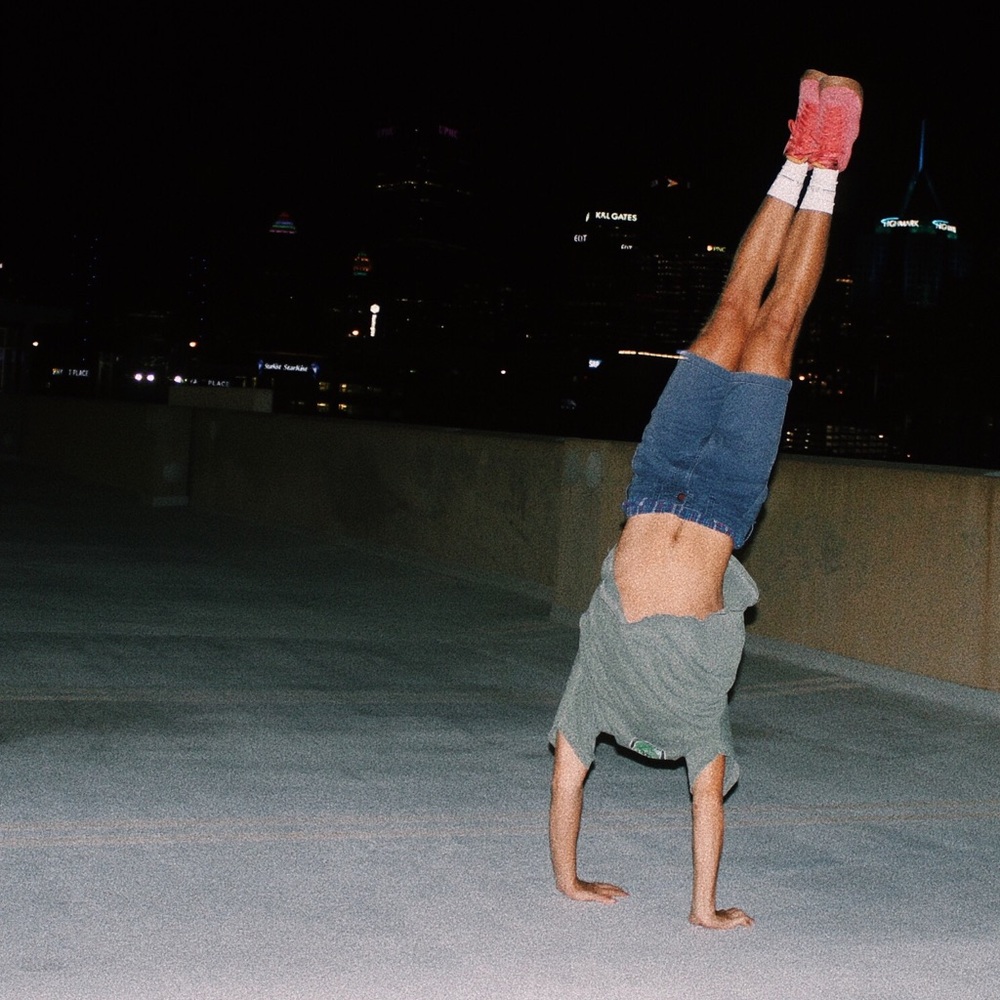 COMFORT COLORS GRAPHIC T “Cool-as-a-gator” // L